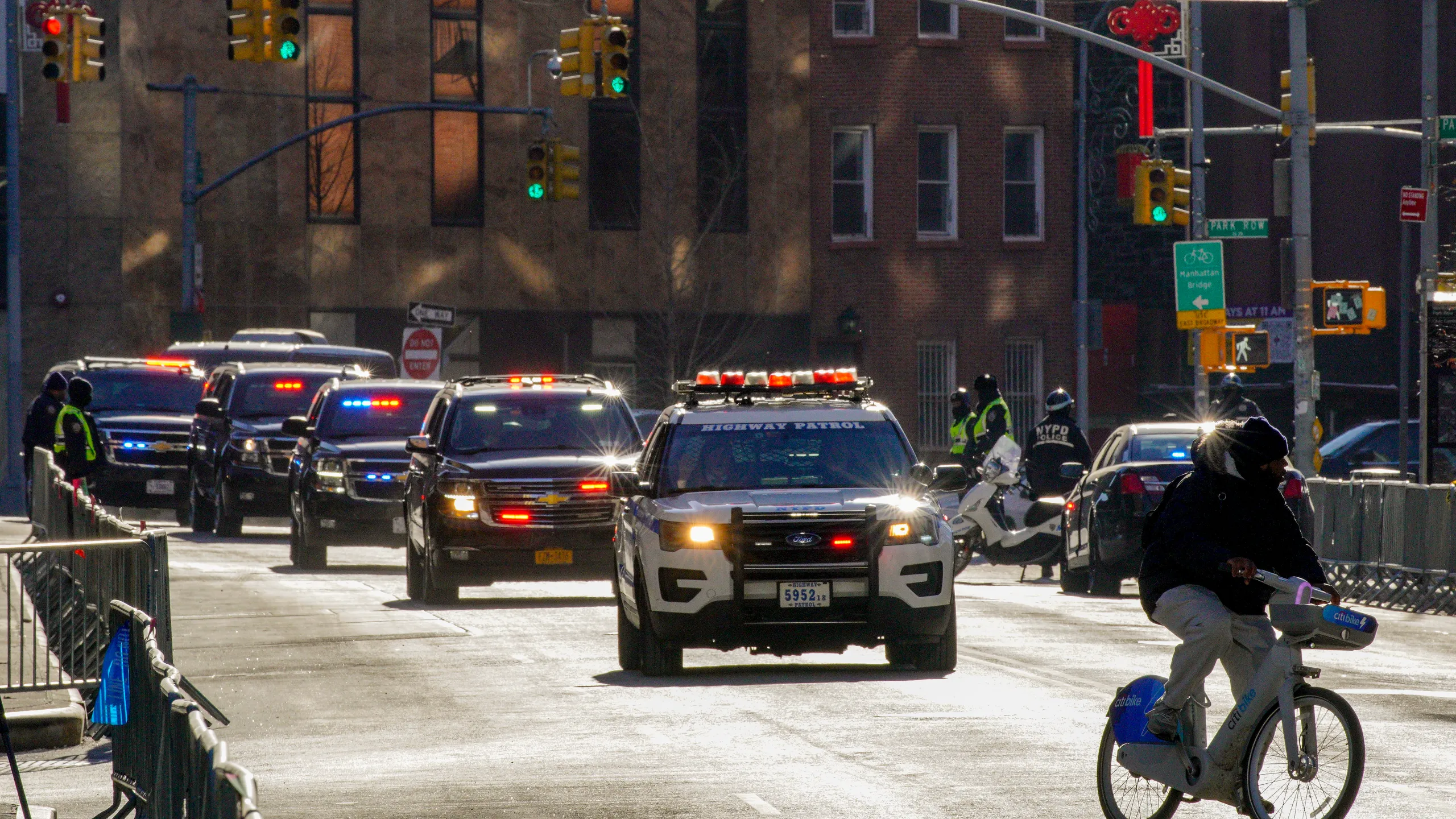 GRIDLOCK ALERT Biden, Obama, Clinton In NYC For Fundraiser; Trump