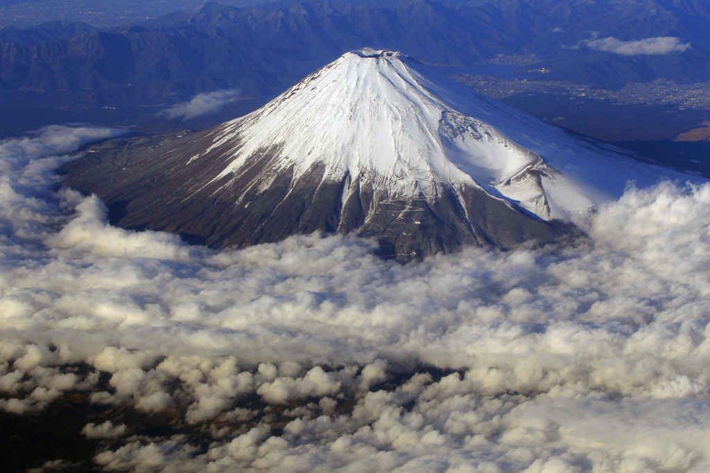 Climbing Limits Are Being Set On Mount Fuji To Fight Crowds And ...