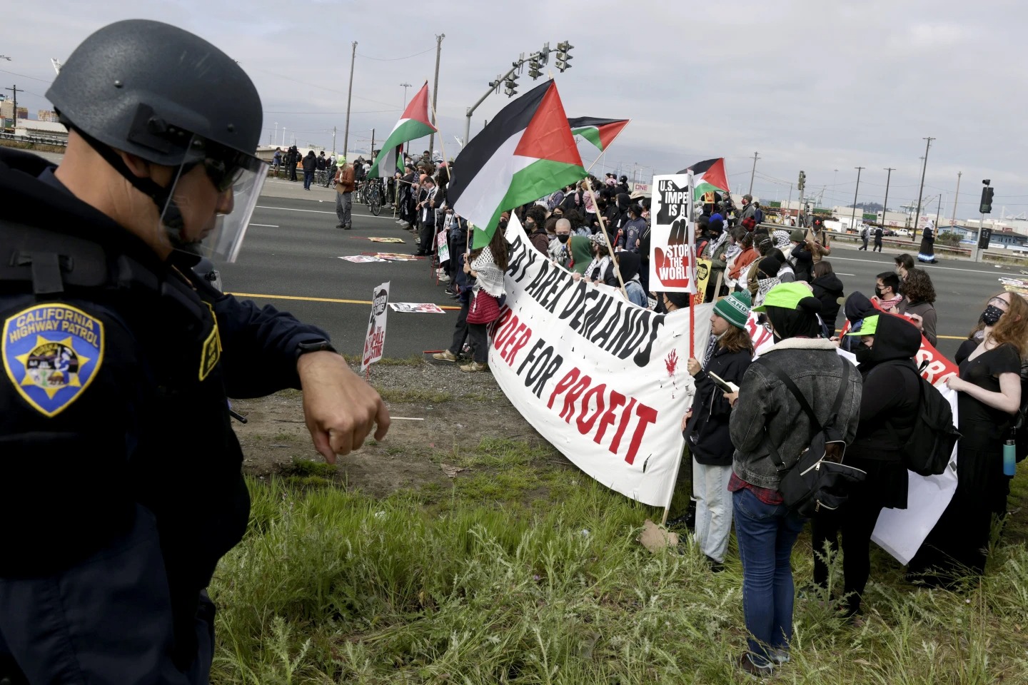 San Francisco Prosecutors Charge 26 Pro-Hamas Rioters Who Blocked ...