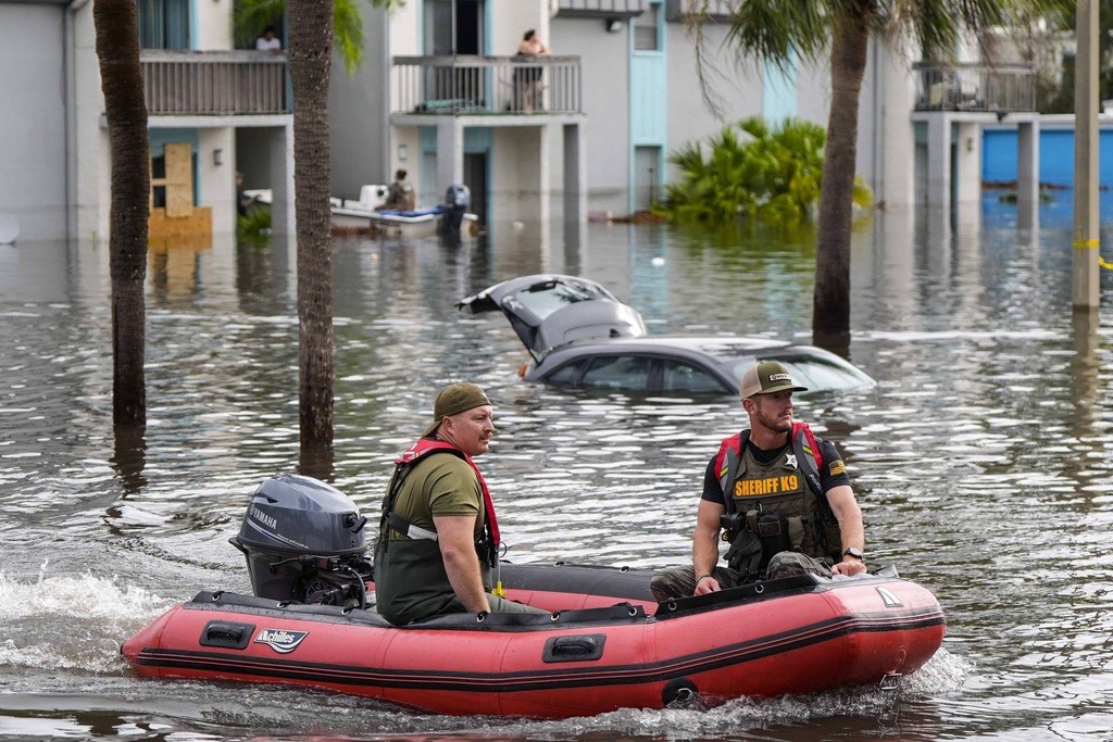 NOAA Postpones Data Cutoff That Forecasters Warned Could Cripple Hurricane Tracking