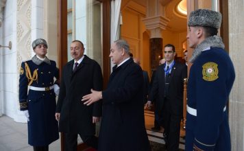 Azerbaijani President Ilham Aliyev and Prime Minister Binyamin Netanyahu in Baku in 2016. (Photo: GPO)
