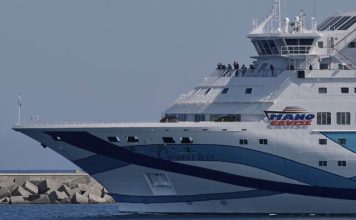 AP25170527972527-640x400